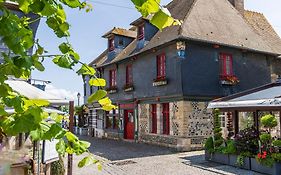 L'Absinthe Hotel